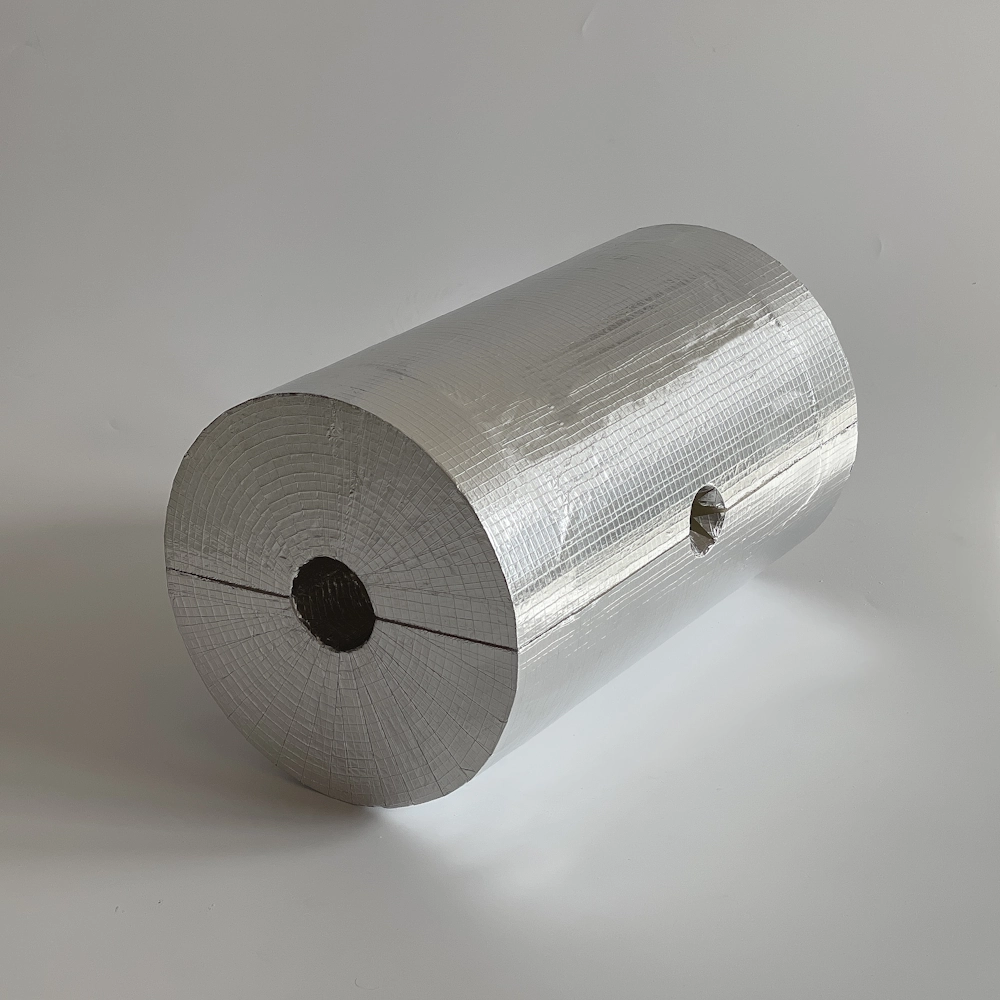 Dan-isoFIT PUR insulation for district heating – tailored solution for valves, flanges and pumps for effective heat protection.