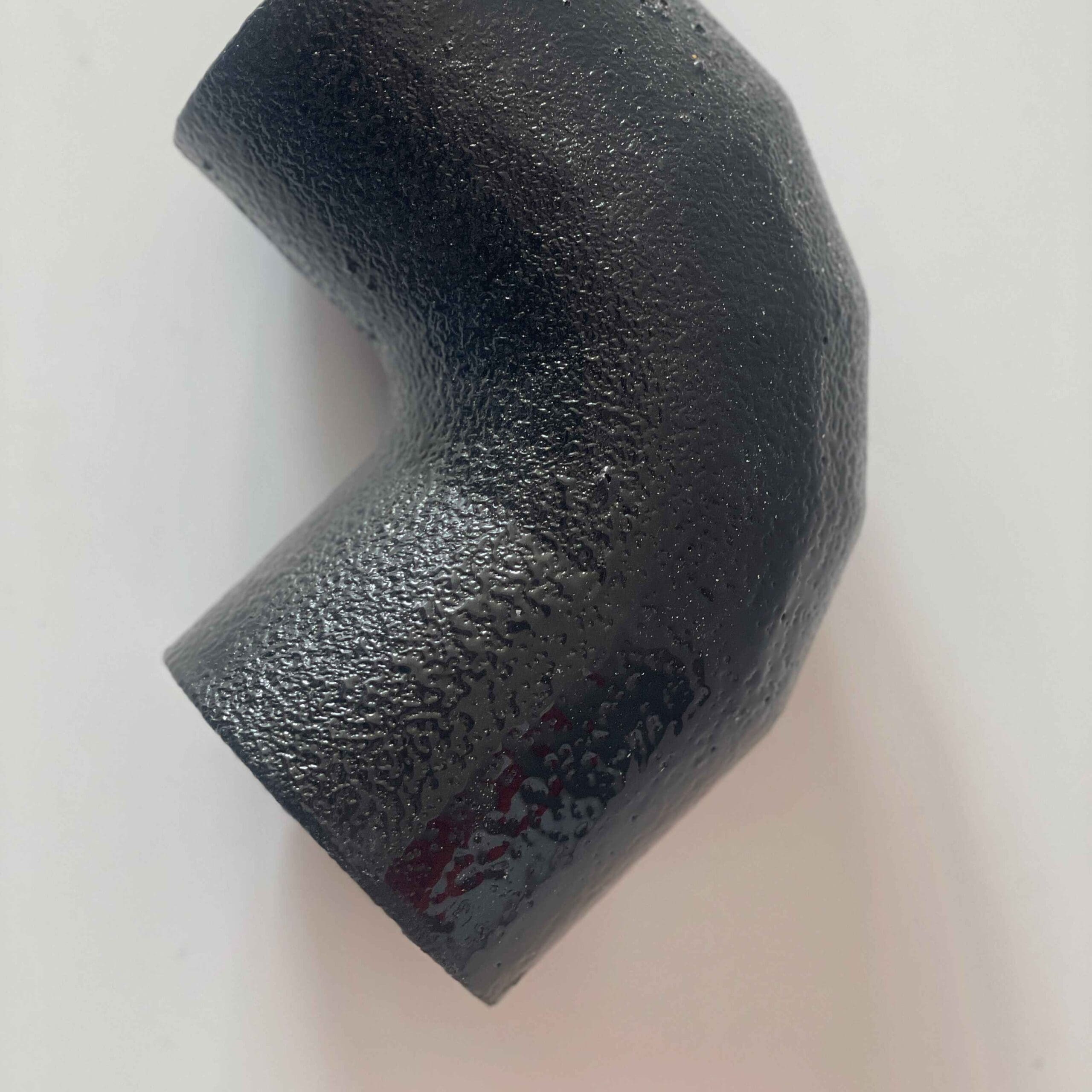 UV-resistant polyurethane pipe insulation from Dan-isoUV for outdoor technical insulation of pipe installations.