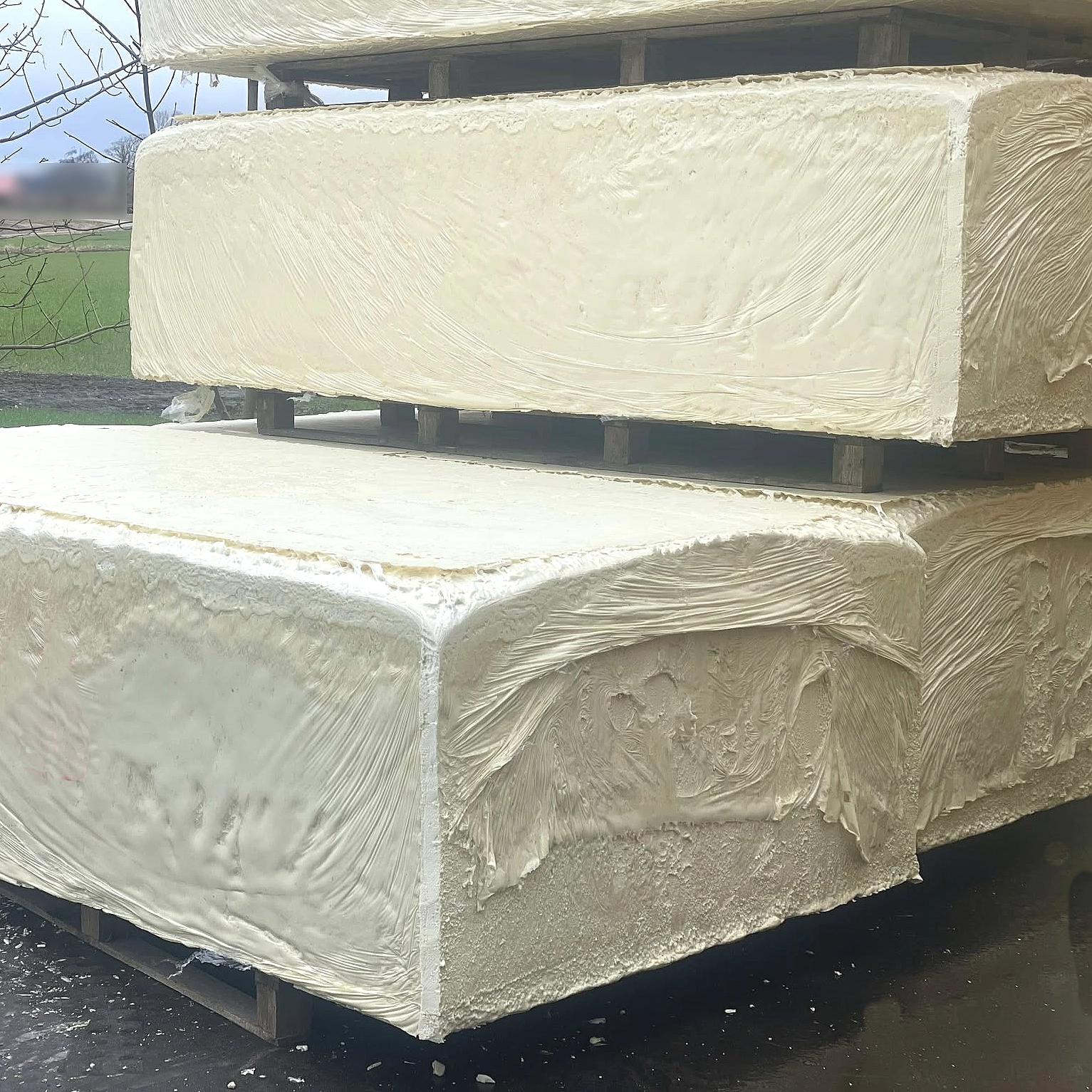 Nahaufnahme von PUR-Blockschaum-Großblöcken