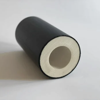 Zylindrisches Isolierelement mit PE-Polyethylen und heller Innenfläche, verwendet für Industriekonstruktionen.